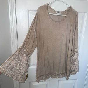 UMGEE USA BOUTIQUE SIZE LARGE TAN WESTERN TOP